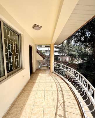 5 Bed Townhouse with En Suite in Kileleshwa image 6
