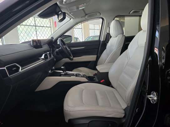 MAZDA CX-8 image 10