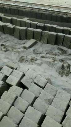 Machine cut stones ndarugo. image 2