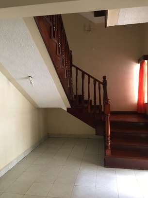 4 Bed Townhouse with Gym in Kileleshwa image 6
