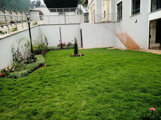 6 bedroom townhouse for rent in Kyuna image 15