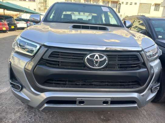 TOYOTA HILUX DOUBLE MANUAL 4WD image 5