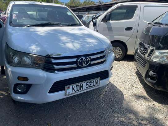 Toyota hilux single cab 2016model image 4