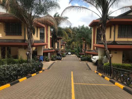 4 Bed House  in Kilimani image 1