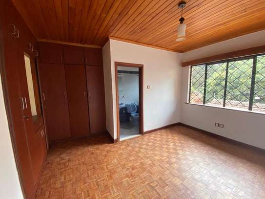 4 Bed Townhouse with En Suite in Lavington image 15