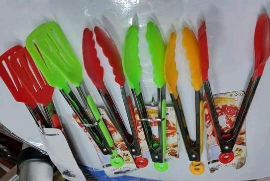 Non stick Silicone coloured food tongs image 3