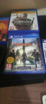Division 2 action game for PS4 image 1