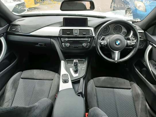 BMW 420i image 10
