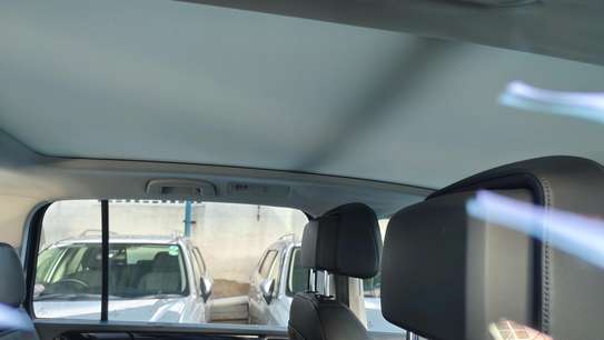 Volkswagen Touran TSI 2017 Sunroof image 10