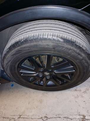 Nissan Xtrail metallic black image 2
