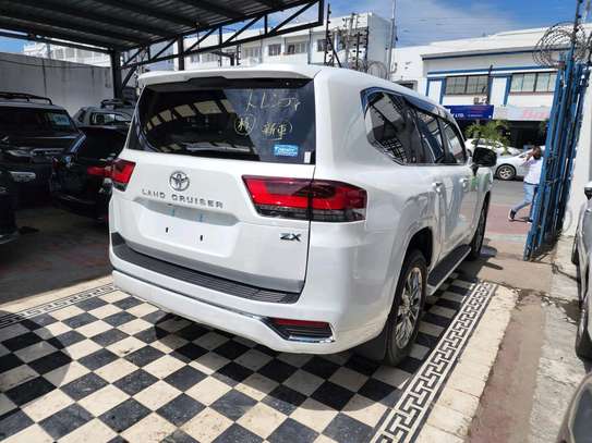 Toyota Land cruiser ZX 2023 zero mielage image 11