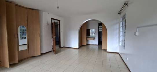 4 Bed Townhouse with Garden in Spring Valley image 9