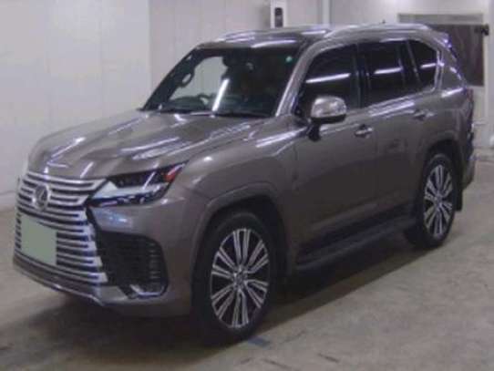 2023 Lexus LX600 image 2