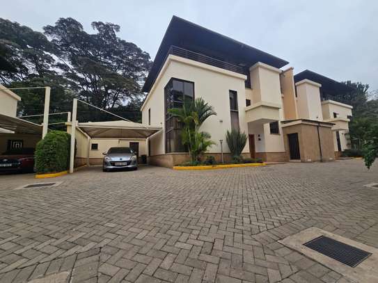 5 Bed House with En Suite in Lavington image 20