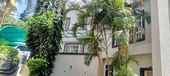 4 Bed Townhouse with En Suite in Spring Valley image 3