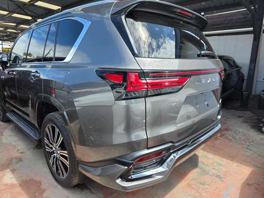 Lexus 600 image 5