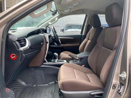 TOYOTA FORTUNER image 3