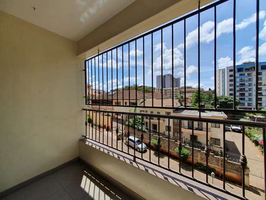 3 Bed Apartment with En Suite in Parklands image 5