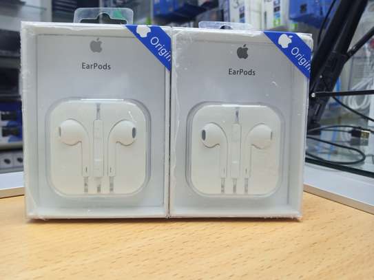 Extreme Quality Apple Earpods With 3.5mm Headphone Plug image 1