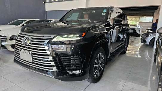 LEXUS LX600 image 3