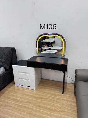 Dressers: Modern Advanced Make Up Vanity Set image 1