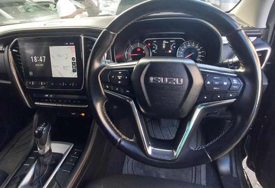 ISUZU MU-X 30-GD 2021 image 1