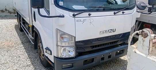 ISUZU NPR85 freezer image 4