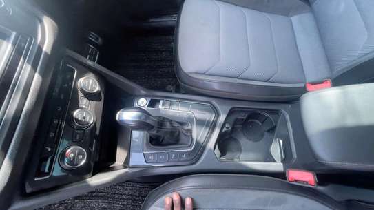 VOLKSWAGEN TIGUAN 2017MODEL image 6