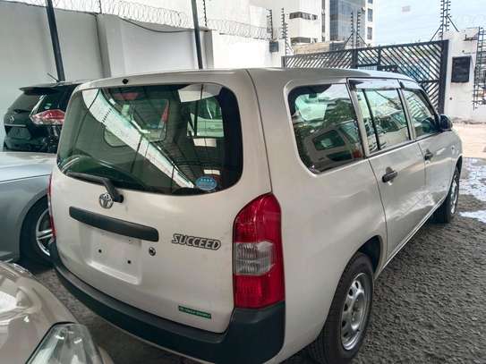Toyota succeed non hybrid on sale image 4