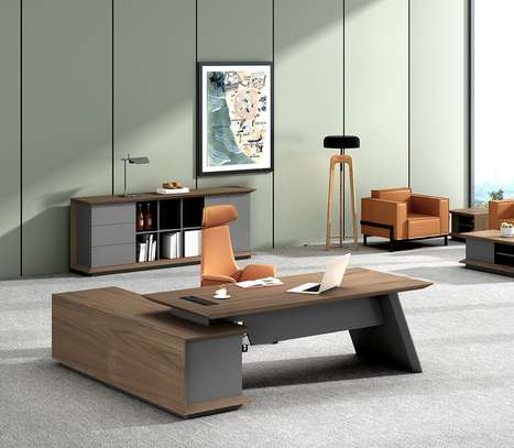 Office Desk : Solid L-Shaped Executive Wood Desk image 2