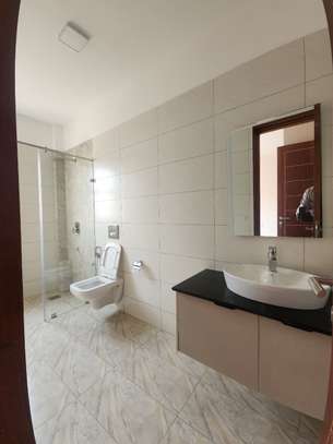 3 Bed Apartment with En Suite in Westlands Area image 9