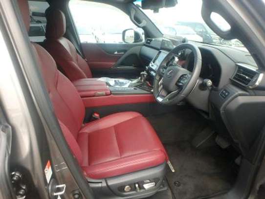 2023 Lexus LX600 image 11