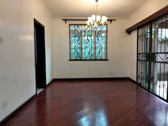 5 Bed House with En Suite in Lavington image 12