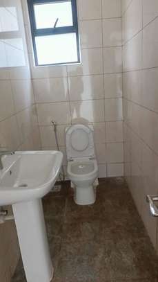 Serviced 5 Bed Apartment with En Suite in Parklands image 3