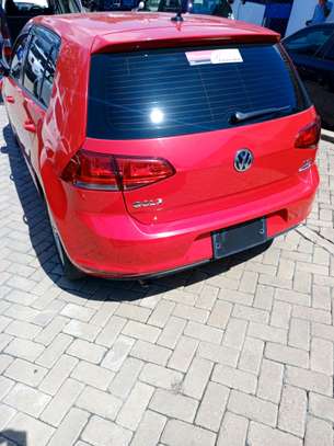 Volkswagen Golf Redwine image 1