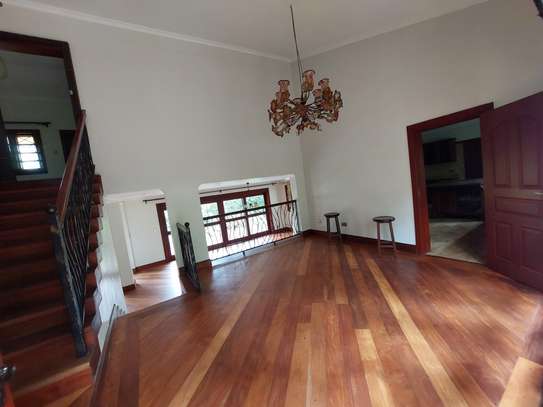 5 Bed House with En Suite at Muthaiga Road image 1