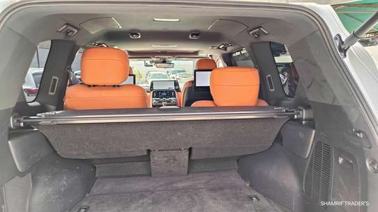 Lexus LX600 VVIP Class 2023 image 11