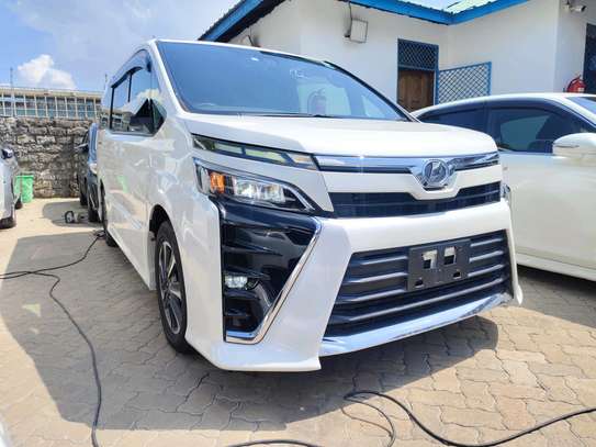 Toyota Voxy WXB 2017 white 2wd image 2