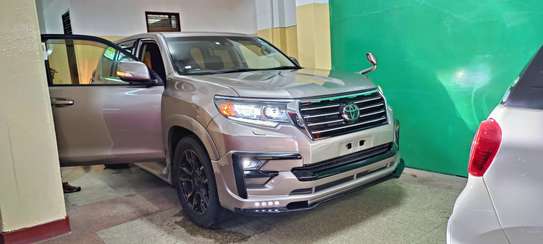 Toyota Land Cruiser Prado 5 Seater 2018 Sunroof image 7
