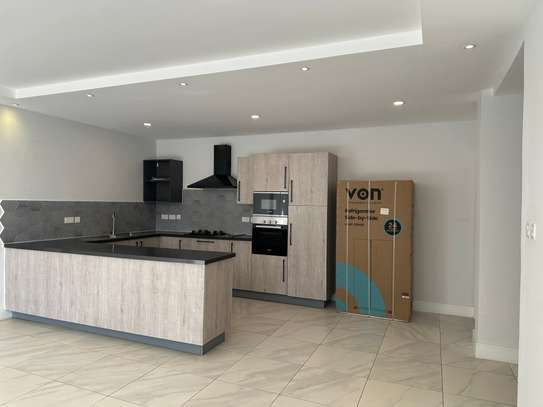 Serviced 3 Bed Apartment with En Suite in Westlands Area image 5