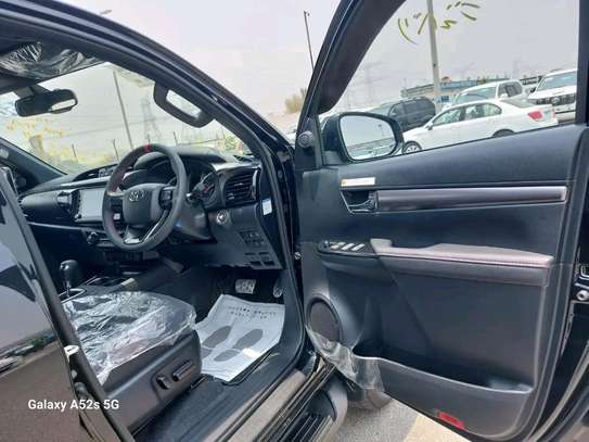 Toyota Hilux double cabin black 2019 diesel image 11