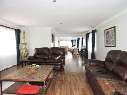 5 Bed Townhouse with En Suite in Nyari image 1