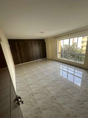 3 Bed Apartment with En Suite in Lavington image 10