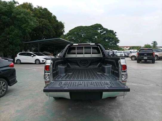 Diesel TOYOTA HILUX (MKOPO/HIRE PURCHASE ACCEPTED) image 6