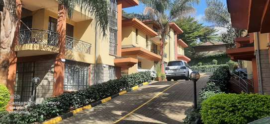 4 Bed Townhouse with En Suite in Kilimani image 10