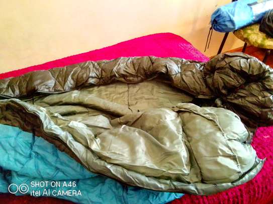1 or 2 man tent + Sleeping bag + LED head torch image 5