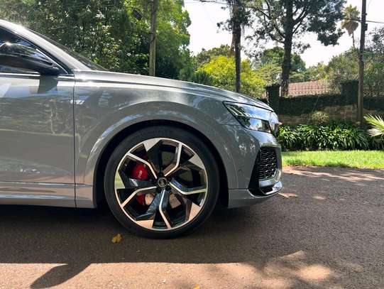 2024 Audi Rsq8 petrol image 3