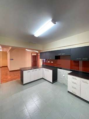 3 Bed Apartment with En Suite in Kilimani image 12