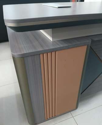 Office Desk: 1.8m L-Shaped executive office Desk image 2