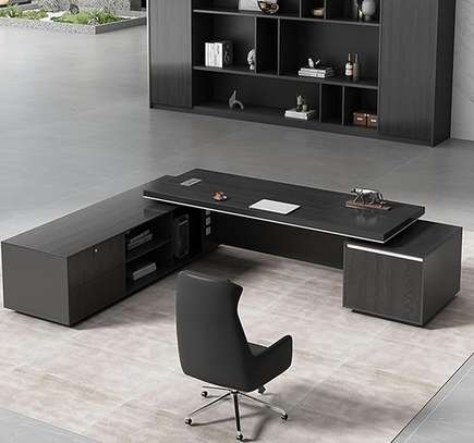 Office Desk: 1.6M Modern Aesthetic Corporate Desk image 2